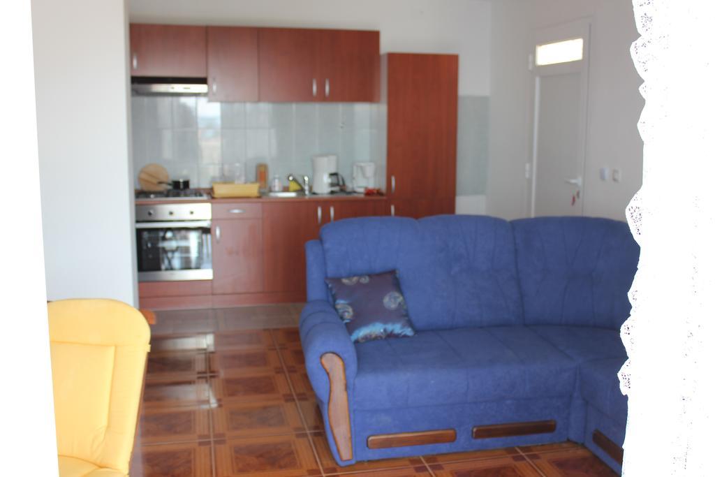 Apartments Toni Na Moru Drage Rum bild